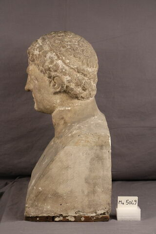 statue, image 2/6
