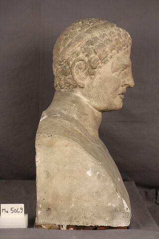 statue, image 4/6