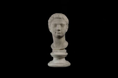 statue, image 1/4