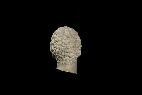 statue, image 5/7