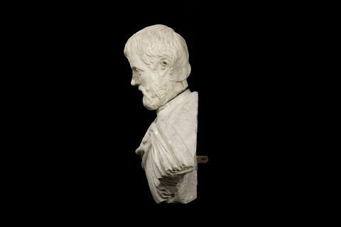 statue, image 3/4