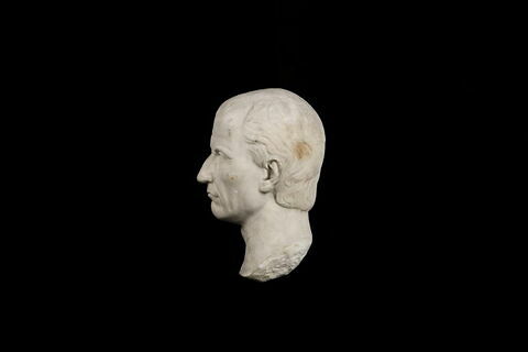 statue, image 3/7