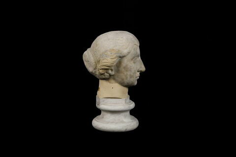 statue, image 3/4