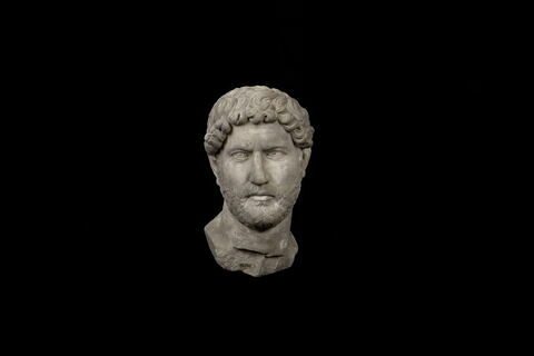 statue, image 2/7