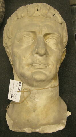 statue, image 1/7