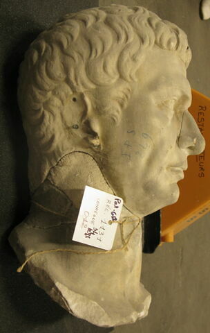 statue, image 7/7