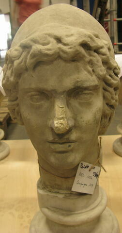 statue, image 1/7