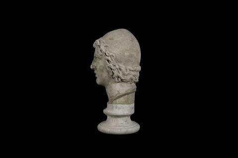 statue, image 3/7