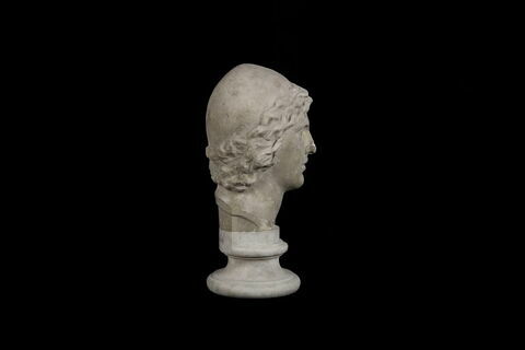 statue, image 4/7
