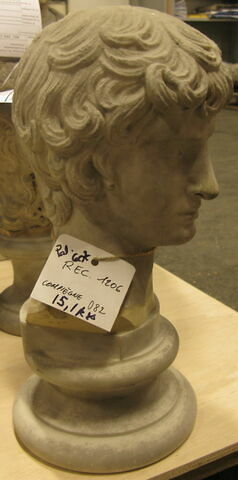statue, image 6/7