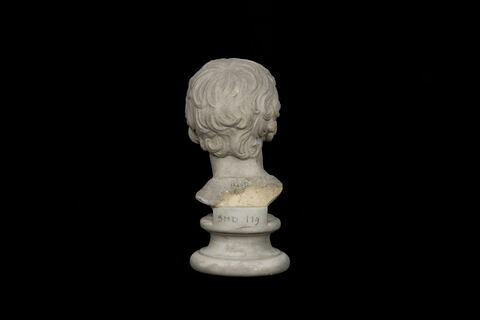 statue, image 5/7