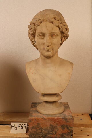 statue, image 1/6
