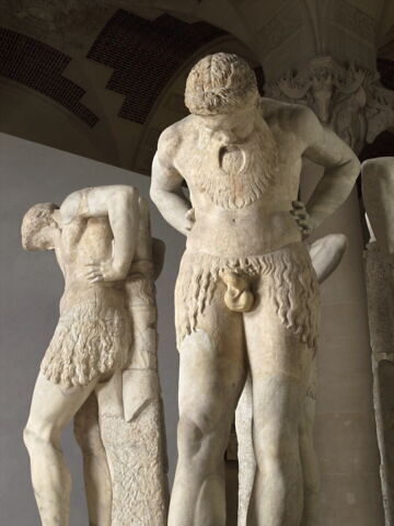 statue, image 11/12