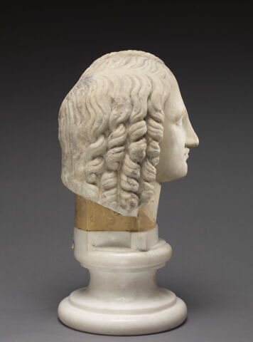 statue, image 4/6