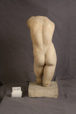 statue, image 2/3