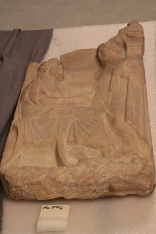 stèle funéraire, image 2/3