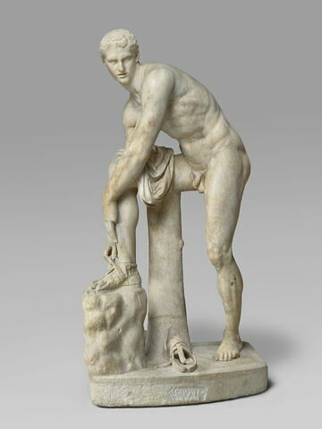 statue ; Hermès à la sandale