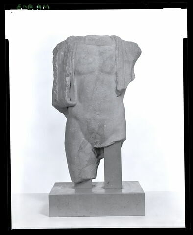 statuette, image 4/4