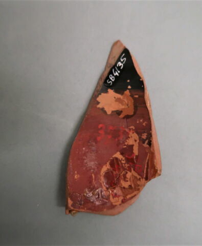 rhyton  ; vase plastique, image 2/3