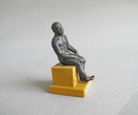 statuette, image 2/3