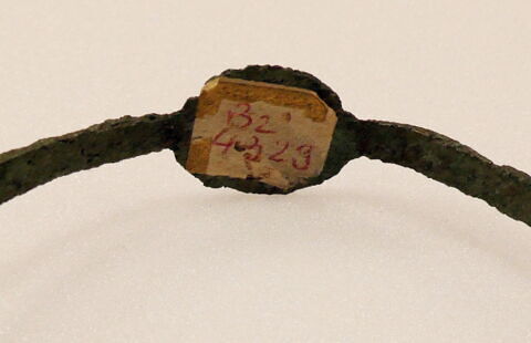 bracelet, image 2/6