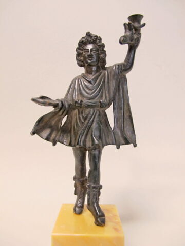 statuette, image 3/3