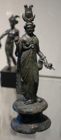 statuette, image 2/2