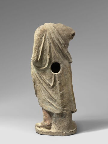 statue, image 2/6