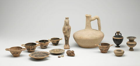 figurine ; vase plastique