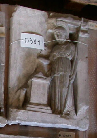 Tirage d'un relief votif représentant Athéna en arme