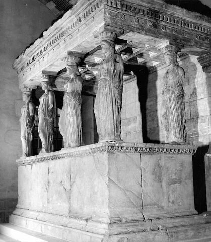 Tirage du baldaquin des caryatides de l'Érechtéion, image 6/13