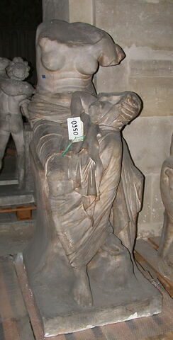 statue, image 1/1