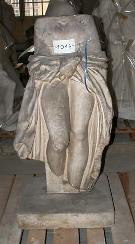 Partie inférieure du tirage d’une statue d’Aphrodite, image 1/1