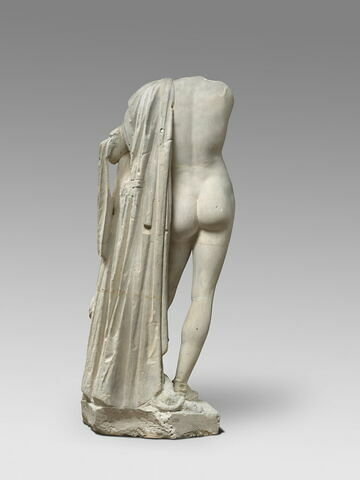 Statue d’Apollon transformée en Dionysos, image 2/4