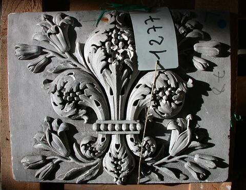 relief, image 1/1