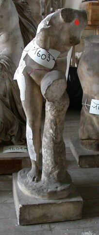 Aphrodite à la sandale d’Arenberg, image 1/1