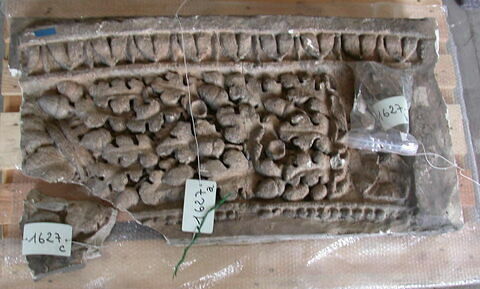 Fragment du tirage d’un pilastre à décor végétal, image 1/1