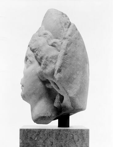 profil gauche ; détail © 1991 Musée du Louvre / Christian Larrieu