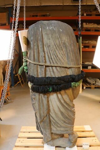 statue, image 4/5
