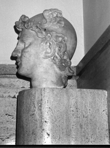 statue, image 4/4