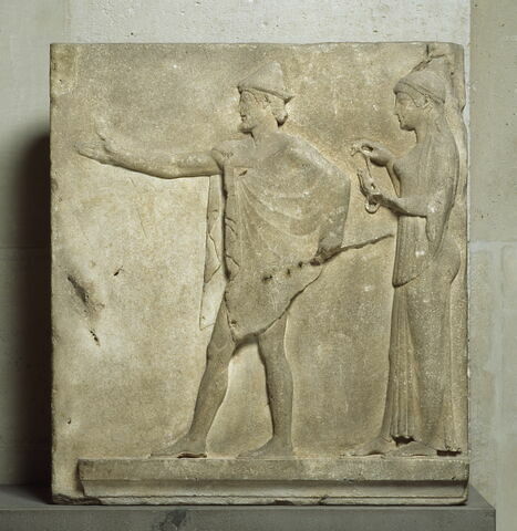 relief architectural ; bloc de parement ; Relief ornant le "passage des théores" à Thasos