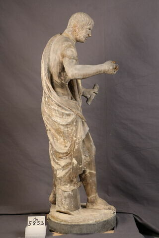statue, image 2/4