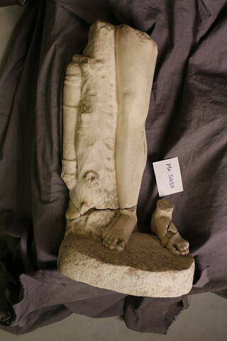 statue, image 1/1