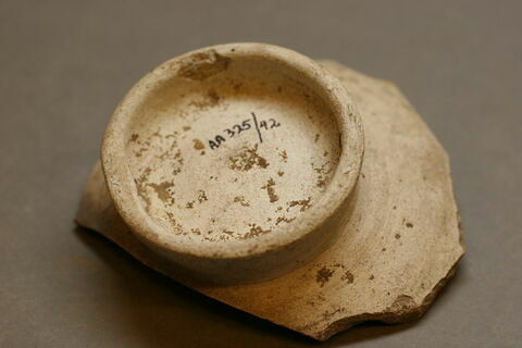 Fragment de la panse et de la base du vase, image 2/2