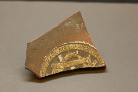 Fragment de coupelle, image 1/2