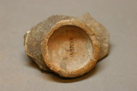 Fragment de coupelle, image 2/2