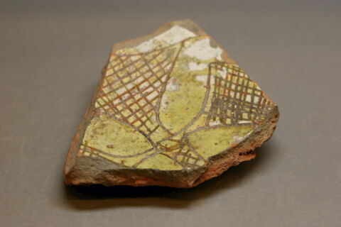 Fragment de la panse et de la base du vase, image 1/2