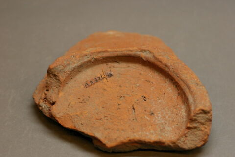 Fragment de la panse et de la base du vase, image 2/2