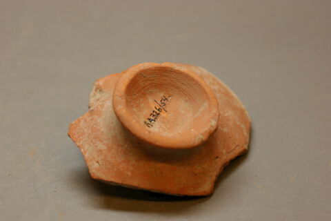 Fragment de coupelle, image 2/2