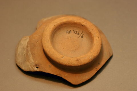 Fragment de la panse et de la base du vase, image 2/2